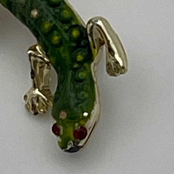 Salamander Lizard Brooch Pin Green Enamel Amphibian Red Rhinestone Eyes Vintage - Picture 2 of 5